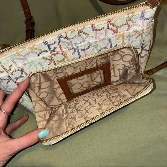 Calvin Klein White Multicolor Crossbody Bag - Picture 3 of 6